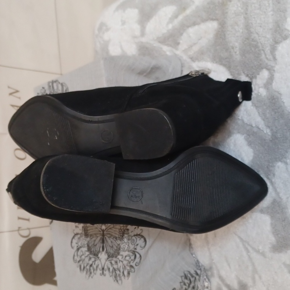 A. NEW DAY. SIZE 6.5 .Black Ankle  beautiful Boots - Picture 4 of 7